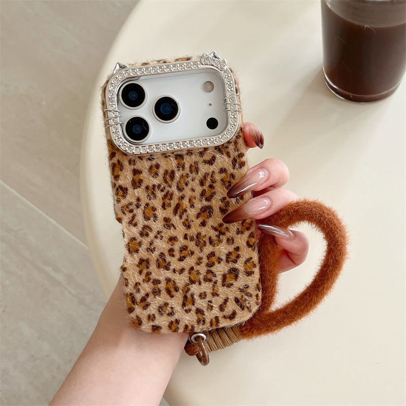 Luxury diamond-encrusted leopa - Phone Cases 13 review and price
